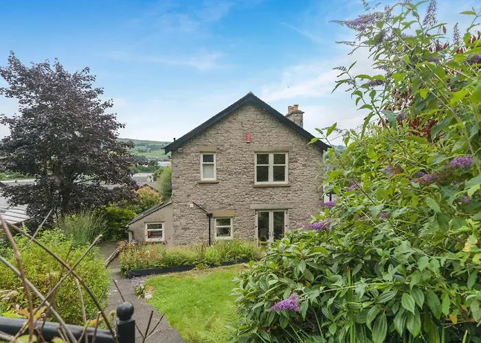 2 Bed In Oc-r32284 Ferienhaus