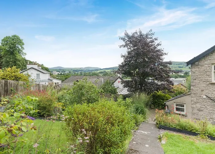 2 Bed In Oc-r32284 Ferienhaus